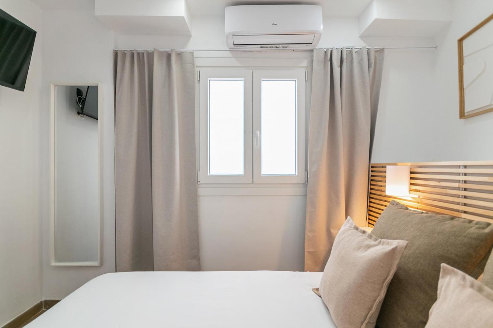 Livinn House L'Hospitalet de Llobregat Esterno foto